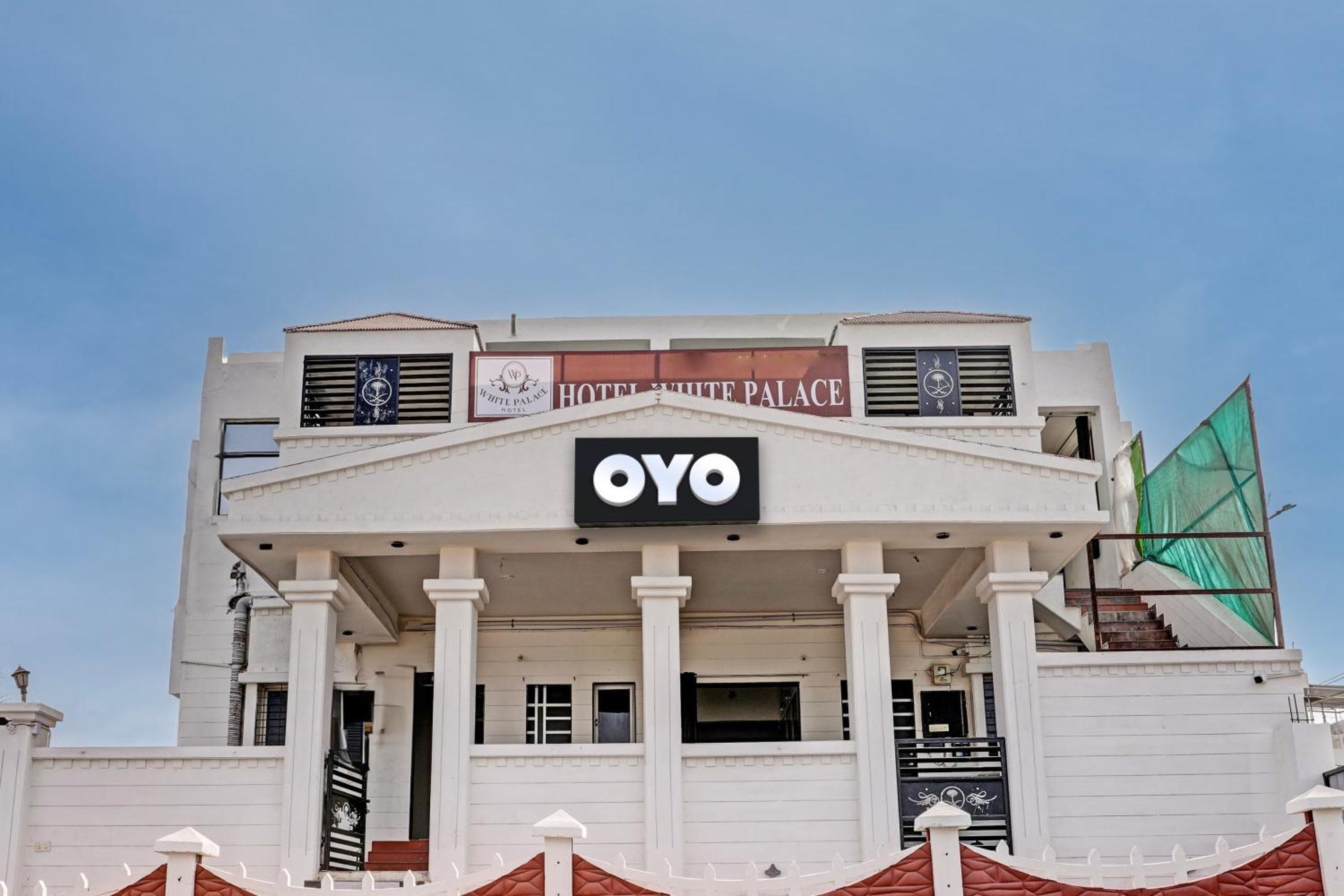 Hotel O White Palace Hotel Rajkot Exterior foto